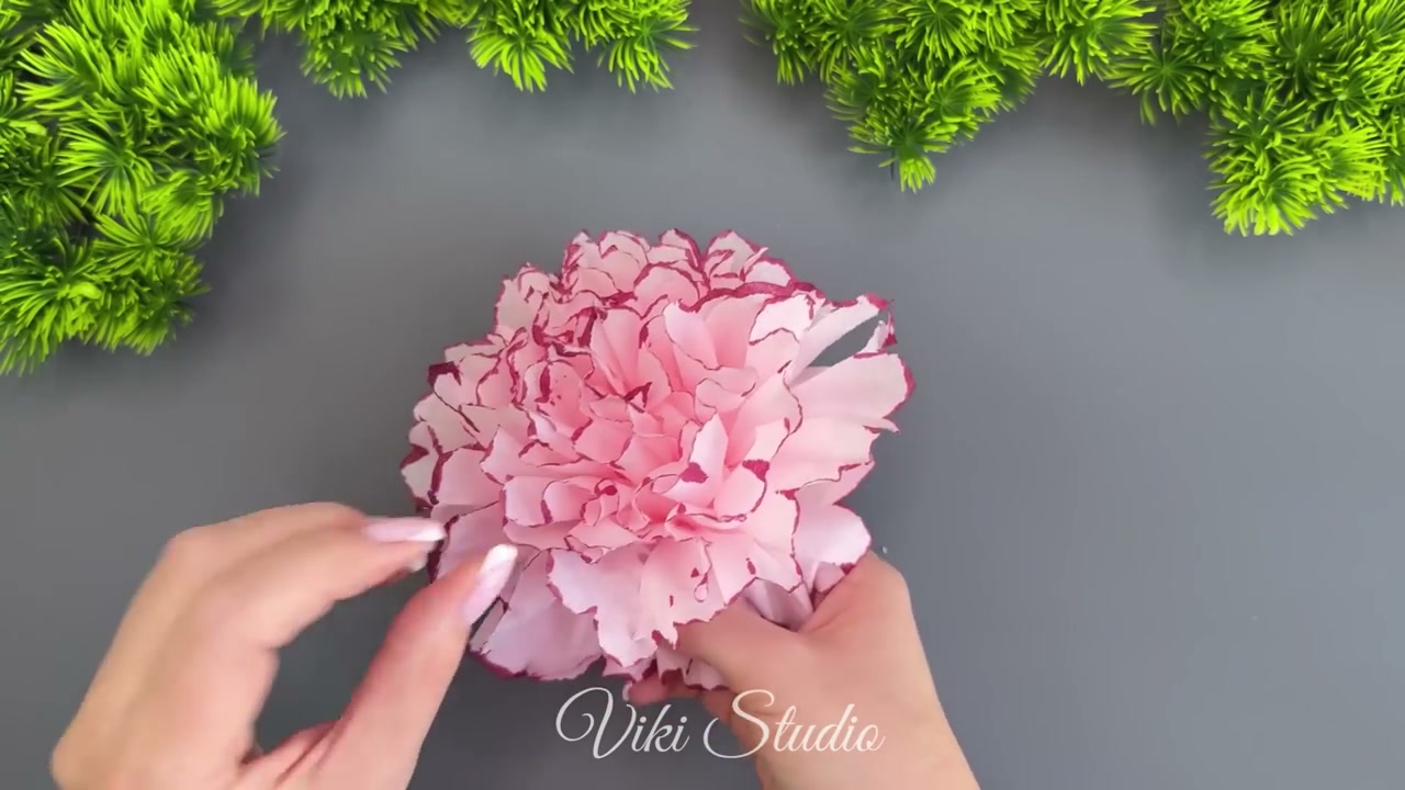 How to Make Tissue Paper Flowers (Easy 5-Minute Craft)