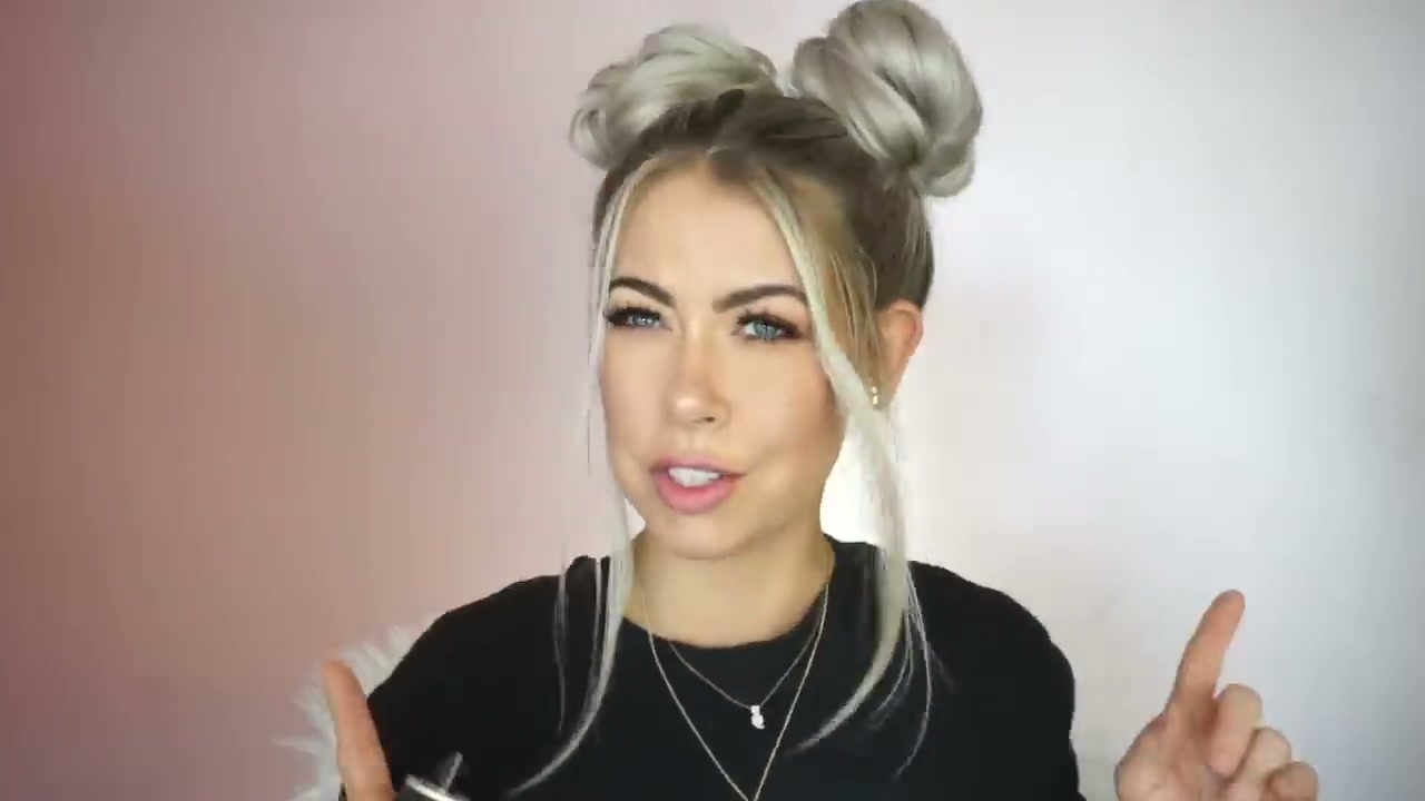 How to Do Space Buns (Quick + Easy 7-Step Tutorial)